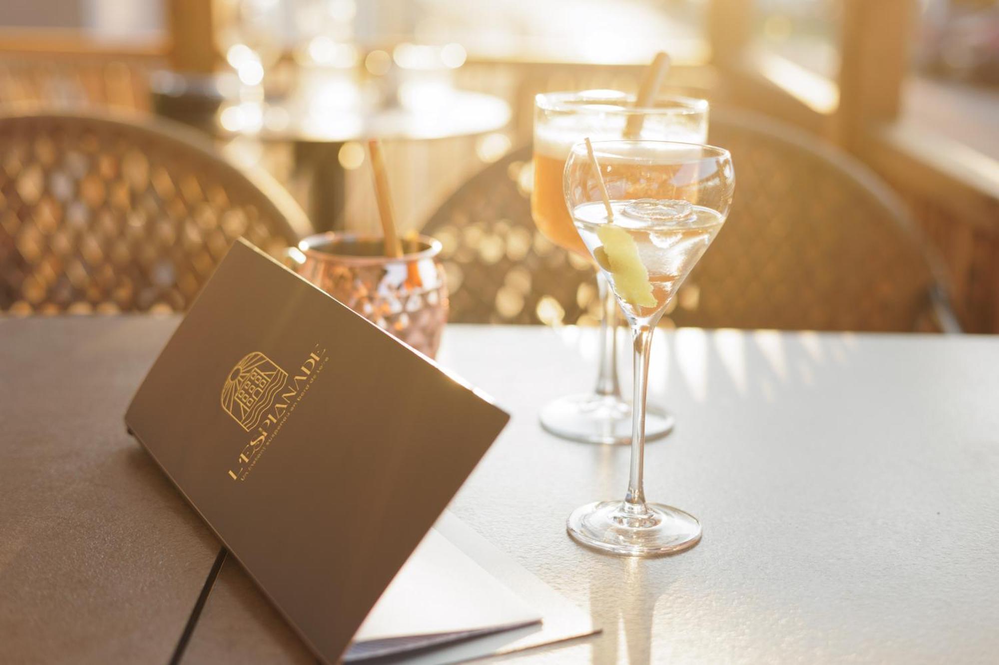 L'Esplanade Hotel Restaurant Bar A Vin Le Pellerin Exteriér fotografie